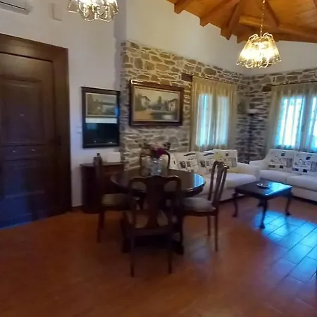 Traditional Stone House With Modern Renovation Διαμέρισμα *
