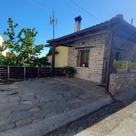 Apartman Traditional Stone House With Modern Renovation Polígirosz