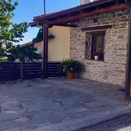 Traditional Stone House With Modern Renovation * Polígirosz